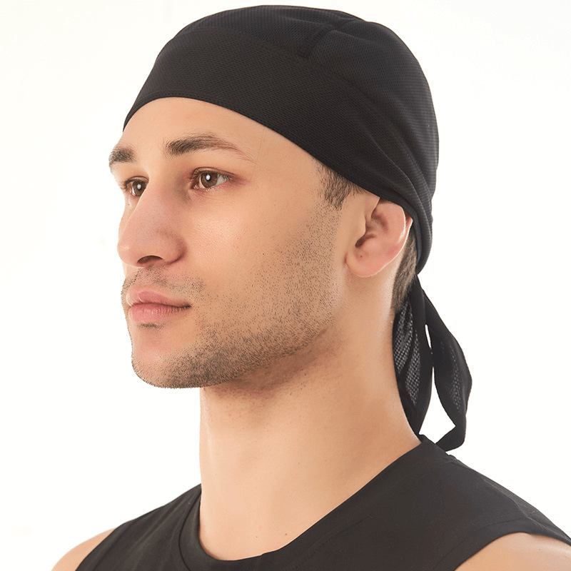 Man wearing black quick dry cycling cap, UV protection headband, ideal for outdoor sports like cycling, hiking, and climbing.